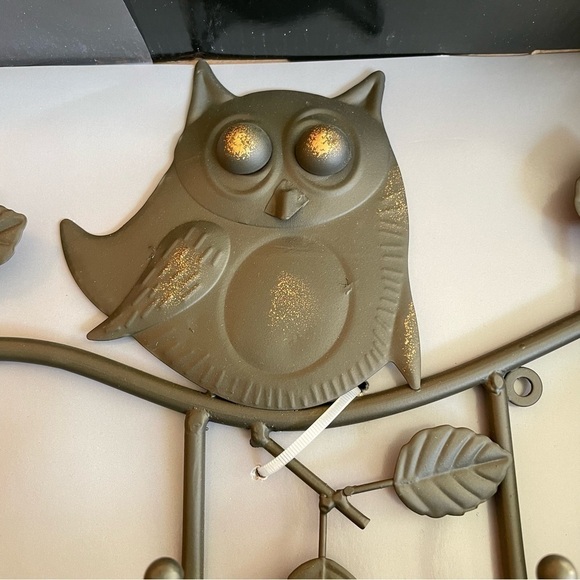 HOMESTRENDS Two Metallic Owls Perched on a branch hanger - Picture 9 of 9